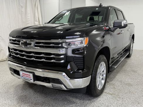Certified 2022 Chevrolet Silverado 1500 LTZ w/ Technology Package image 3