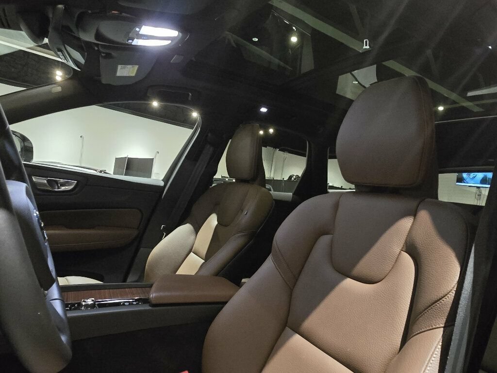 Used 2024 Volvo XC60 T8 Plus w/ Climate Package AWD/4WD image 12