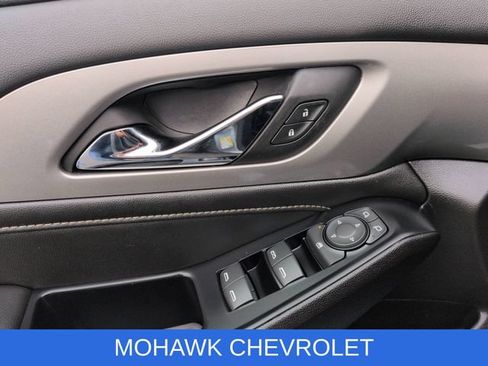 Used 2024 Chevrolet Traverse LT AWD/4WD image 23
