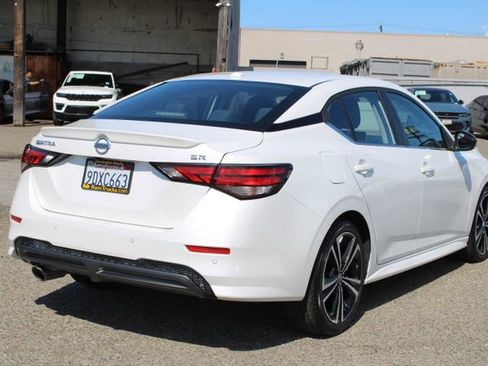Used 2022 Nissan Sentra SR w/ Electronics Package FWD image 5