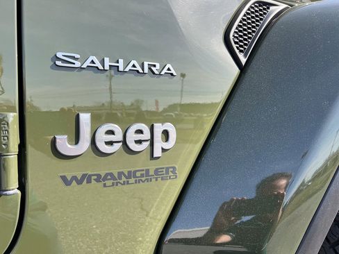 Used 2021 Jeep Wrangler Unlimited Sahara w/ Uconnect 4C Nav & Sound Group image 10
