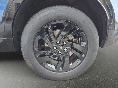 Used 2024 Land Rover Discovery Sport Dynamic SE image 32