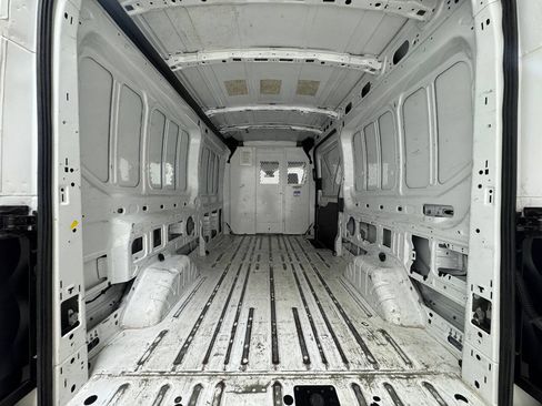 Used 2020 Ford Transit 250 Medium Roof RWD image 19