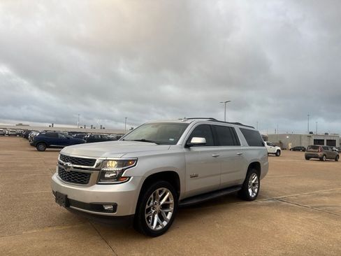 Used 2020 Chevrolet Suburban LT w/ Texas Edition Package RWD image 9