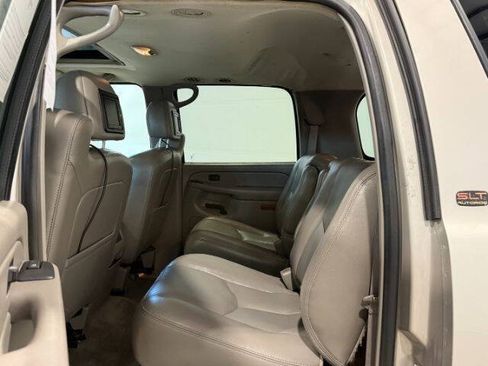 Used 2005 GMC Yukon XL 2500 SLT w/ SLT Preferred Equipment Group AWD/4WD image 16