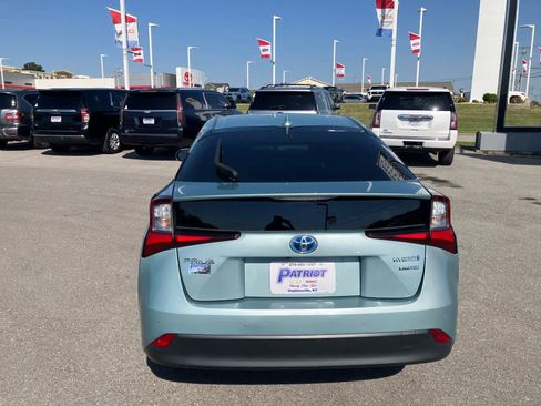 Used 2022 Toyota Prius Limited w/ Premium Convenience Package image 6