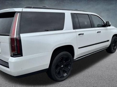 Used 2018 Cadillac Escalade ESV Premium Luxury AWD/4WD image 4