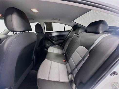 Used 2015 Kia Forte EX image 21