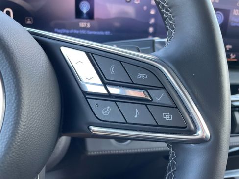 Used 2025 Buick Enclave Preferred image 12