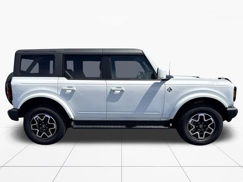 Used 2025 Ford Bronco Outer Banks AWD/4WD image 7