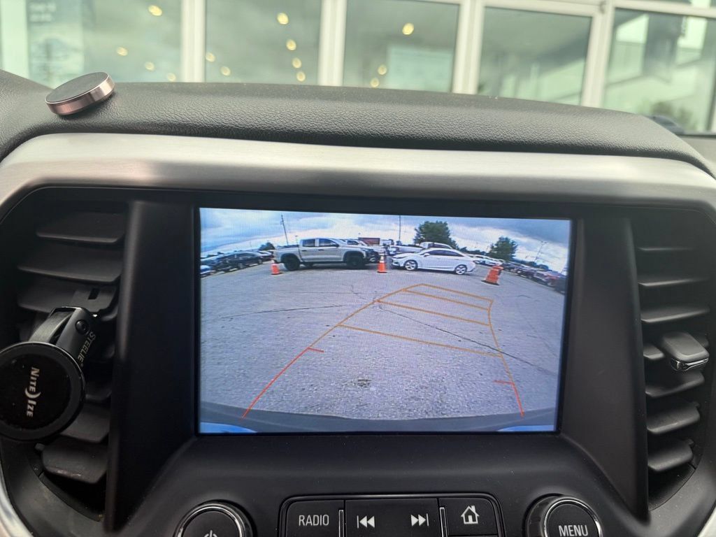 Used 2019 GMC Acadia SLE w/ Driver Alert Package I FWD image 9