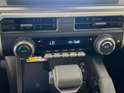 Used 2026 Toyota Tacoma SR5 w/ SR5 Upgrade Package AWD/4WD image 16
