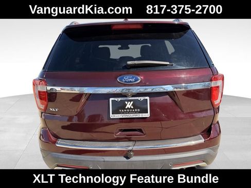 Used 2018 Ford Explorer XLT w/ Equipment Group 201A image 3