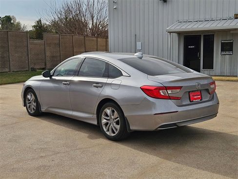 Used 2018 Honda Accord LX image 6