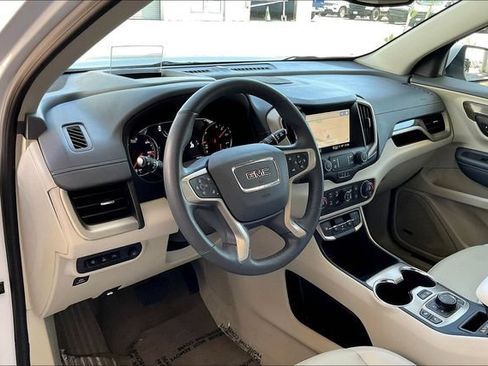 Used 2024 GMC Terrain Denali w/ Denali Premium Package AWD/4WD image 14