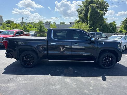 Used 2023 GMC Sierra 1500 Denali w/ Denali Reserve Package AWD/4WD image 1