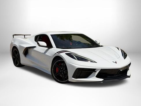 Used 2022 Chevrolet Corvette Stingray Preferred Cpe w/ Z51 Performance Package RWD image 2