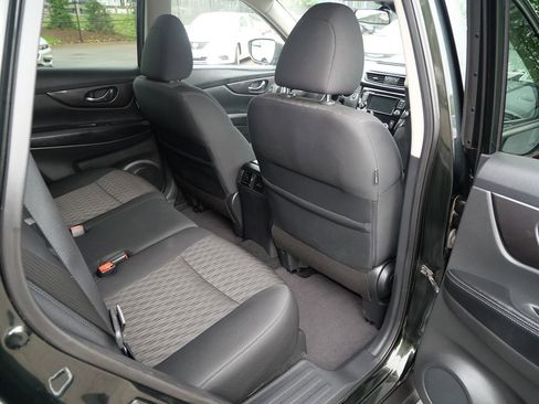 Used 2019 Nissan Rogue SV AWD/4WD image 29