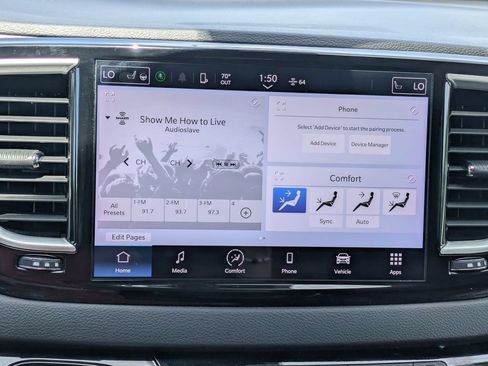 Used 2024 Chrysler Pacifica Touring-L FWD image 19