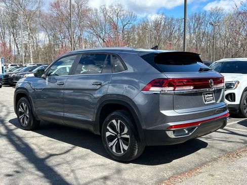 Certified 2025 Volkswagen Atlas Cross Sport SE image 5