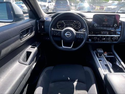 Used 2025 Nissan Pathfinder SV FWD image 7