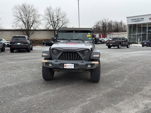 Used 2019 Jeep Wrangler Unlimited Sport S image 2