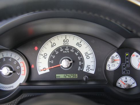 Used 2010 Toyota FJ Cruiser 4WD image 16