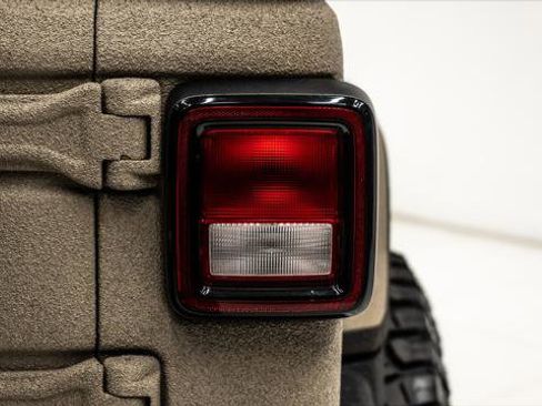 Used 2025 Jeep Wrangler Unlimited Sport image 32