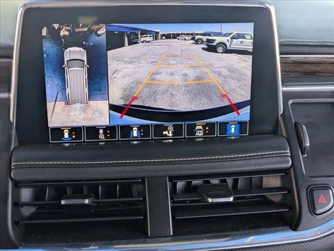 Used 2021 Chevrolet Tahoe Premier w/ Premium Package AWD/4WD image 13