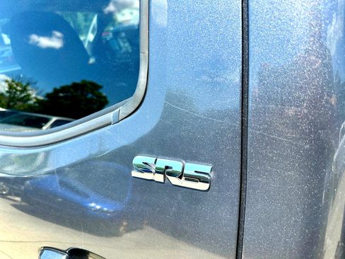 Used 2017 Toyota Tacoma SR5 image 38