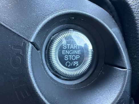 Used 2023 Jeep Renegade Latitude AWD/4WD image 35