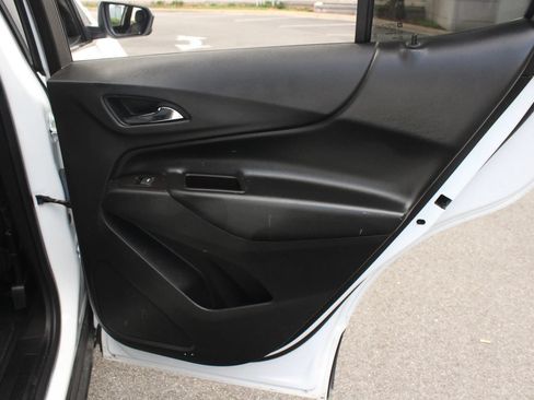 Used 2022 Chevrolet Equinox LT FWD image 24