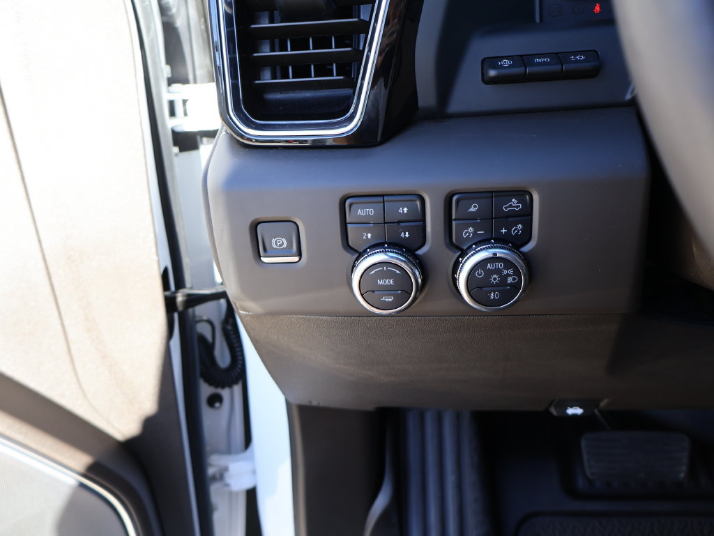 Used 2024 GMC Sierra 1500 Denali AWD/4WD image 36