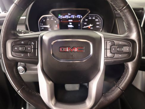 Used 2021 GMC Yukon XL SLT image 3