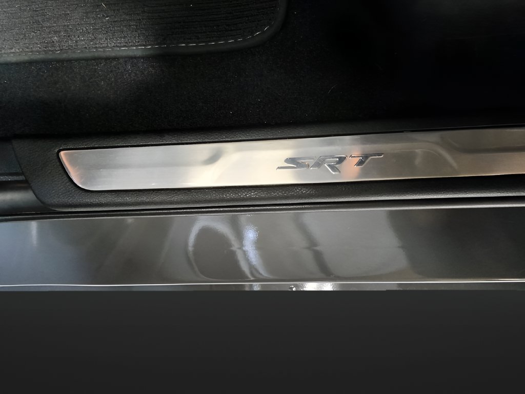 Used 2019 Jeep Grand Cherokee SRT AWD/4WD image 15