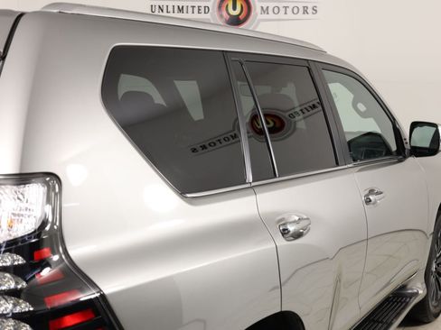Used 2023 Lexus GX 460 Premium w/ Accessory Package AWD/4WD image 47