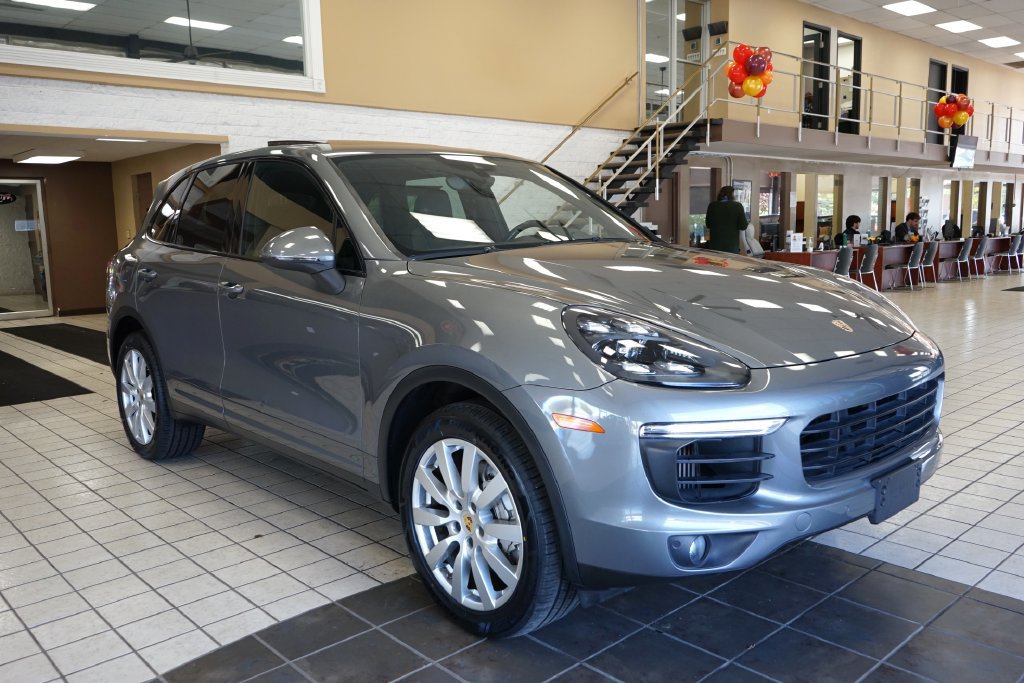 Used 2017 Porsche Cayenne S AWD/4WD image 21