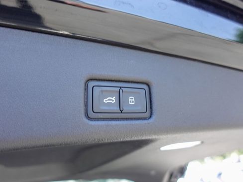 Used 2025 Audi Q5 Premium w/ Convenience Package AWD/4WD image 33