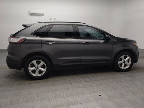 Used 2018 Ford Edge SE FWD image 10