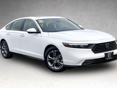 Used 2024 Honda Accord EX image 2