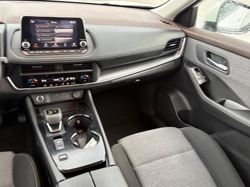 Certified 2023 Nissan Rogue SV FWD image 16
