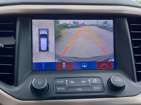 Used 2017 GMC Acadia Denali w/ Technology Package FWD image 15