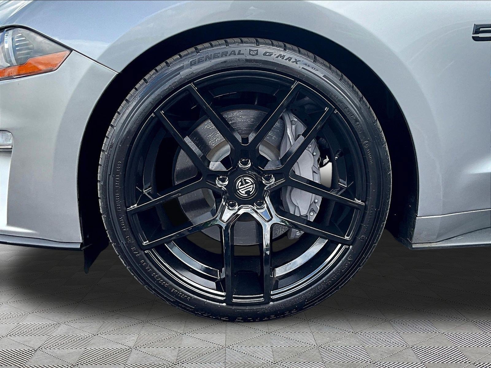Used 2021 Ford Mustang GT w/ Black Accent Package RWD image 33