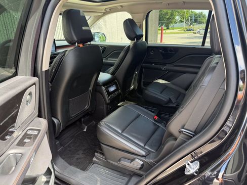 Certified 2023 Lincoln Aviator Reserve w/ Elements Package Plus AWD/4WD image 17