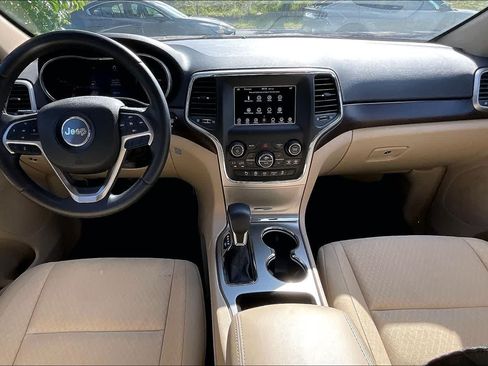 Used 2018 Jeep Grand Cherokee Laredo RWD image 10