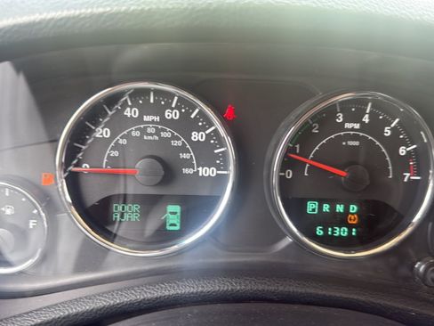 Used 2013 Jeep Wrangler Sahara w/ Dual Top Group AWD/4WD image 10