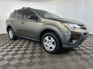 Used 2015 Toyota RAV4 LE video 2