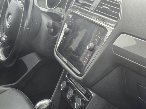 Used 2019 Volkswagen Tiguan SE AWD/4WD image 15