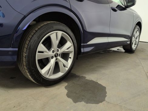 Certified 2023 Audi Q4 e-tron Premium Plus image 3