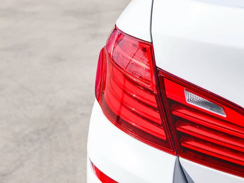 Used 2016 BMW 535i Sedan RWD image 13